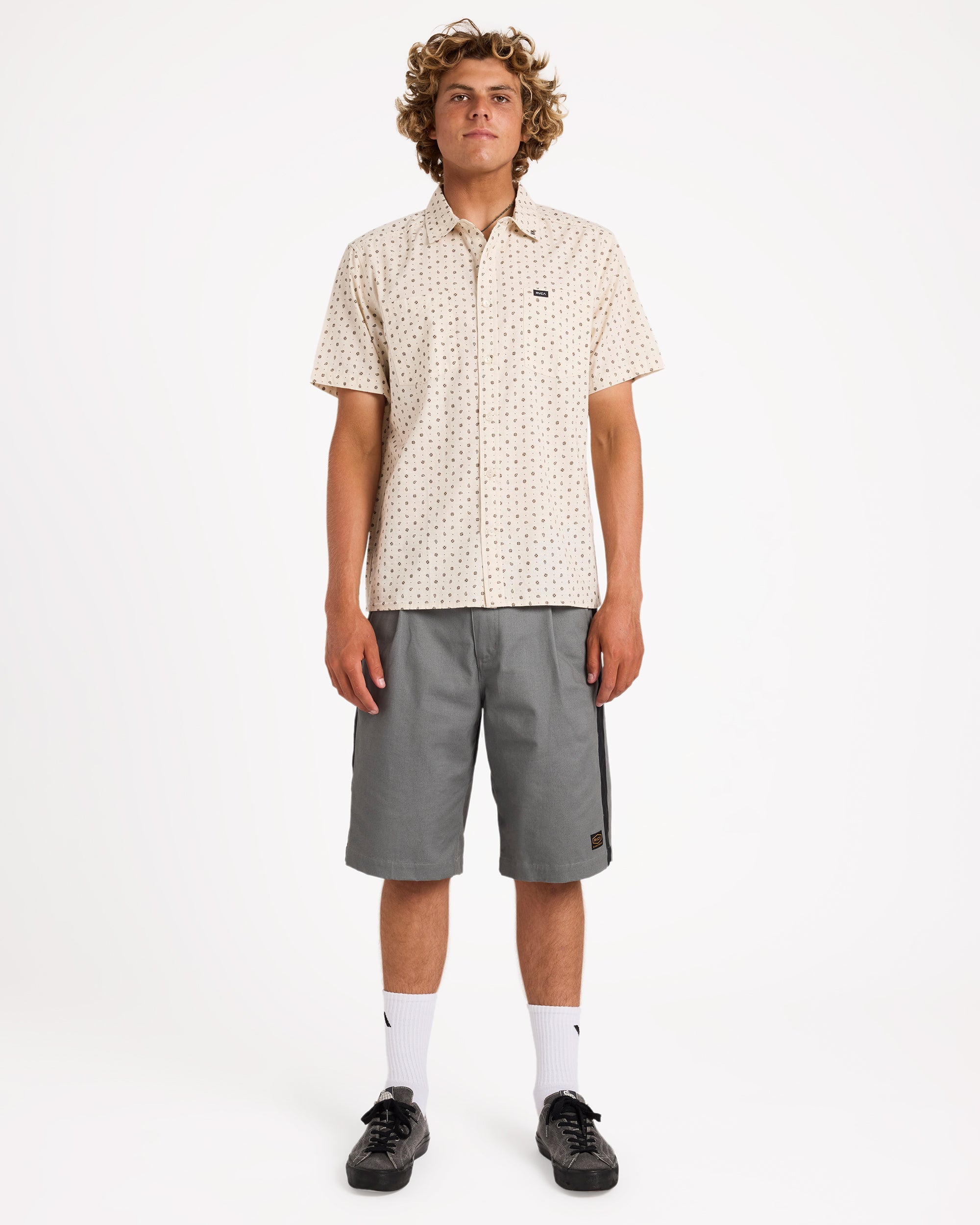 uvywt00233_rvca_cer_frt9