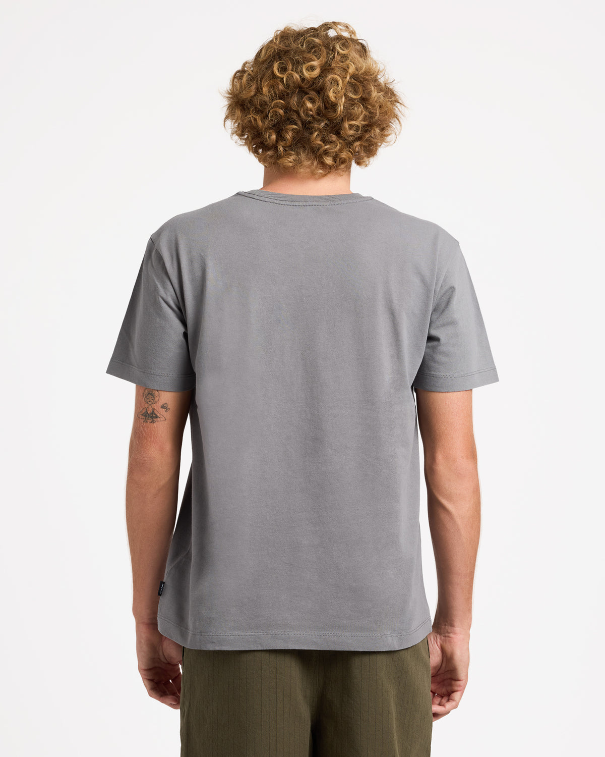 uvyzt01013_rvca_smk_bck1