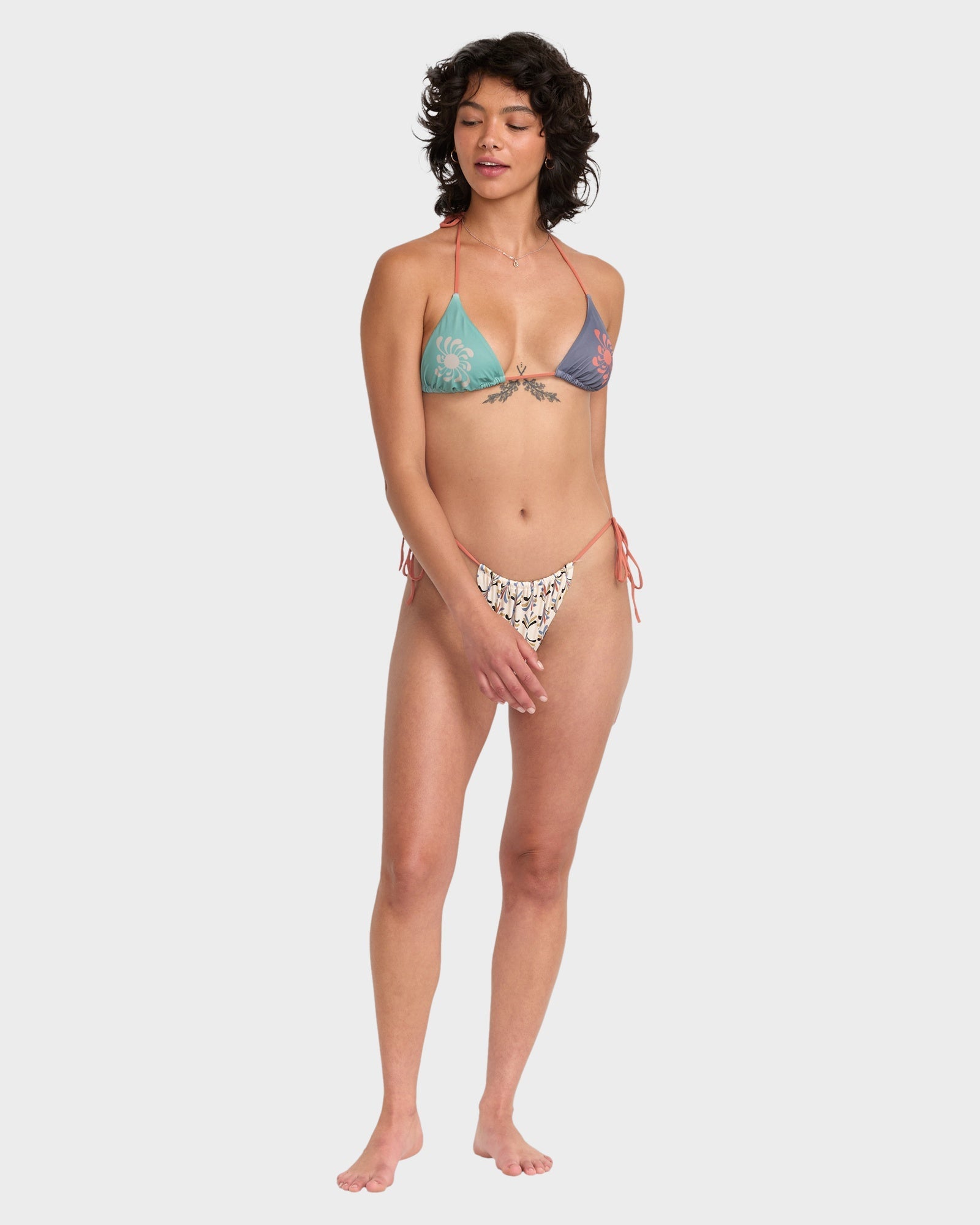 【SEASON BIKINI】【未使用未着用】 Moulin Rouge_B0 Womens Lauryn Slide Tri Skimpy Bikini Bottoms – RVCA