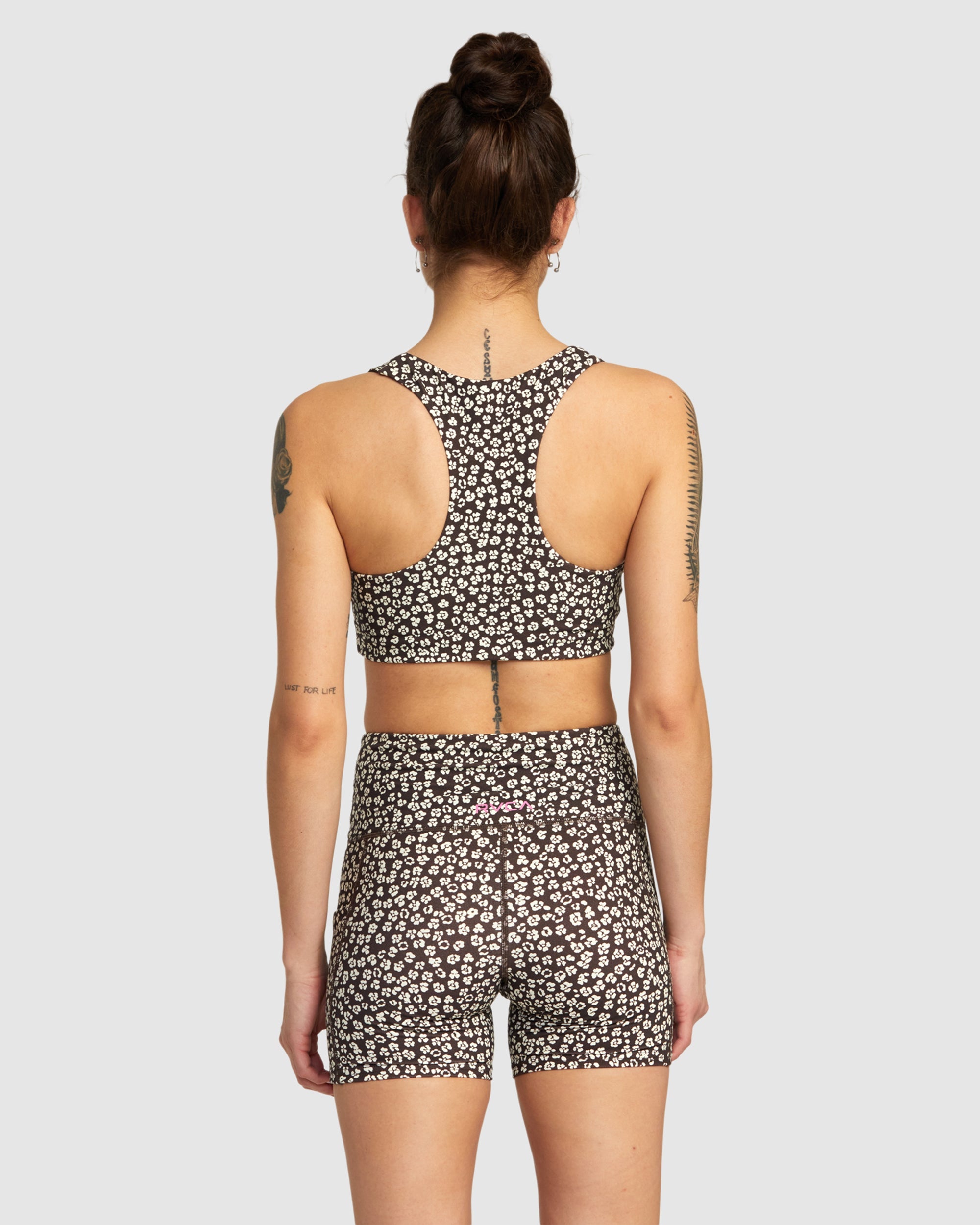 Womens VA Essential Pocket Short II