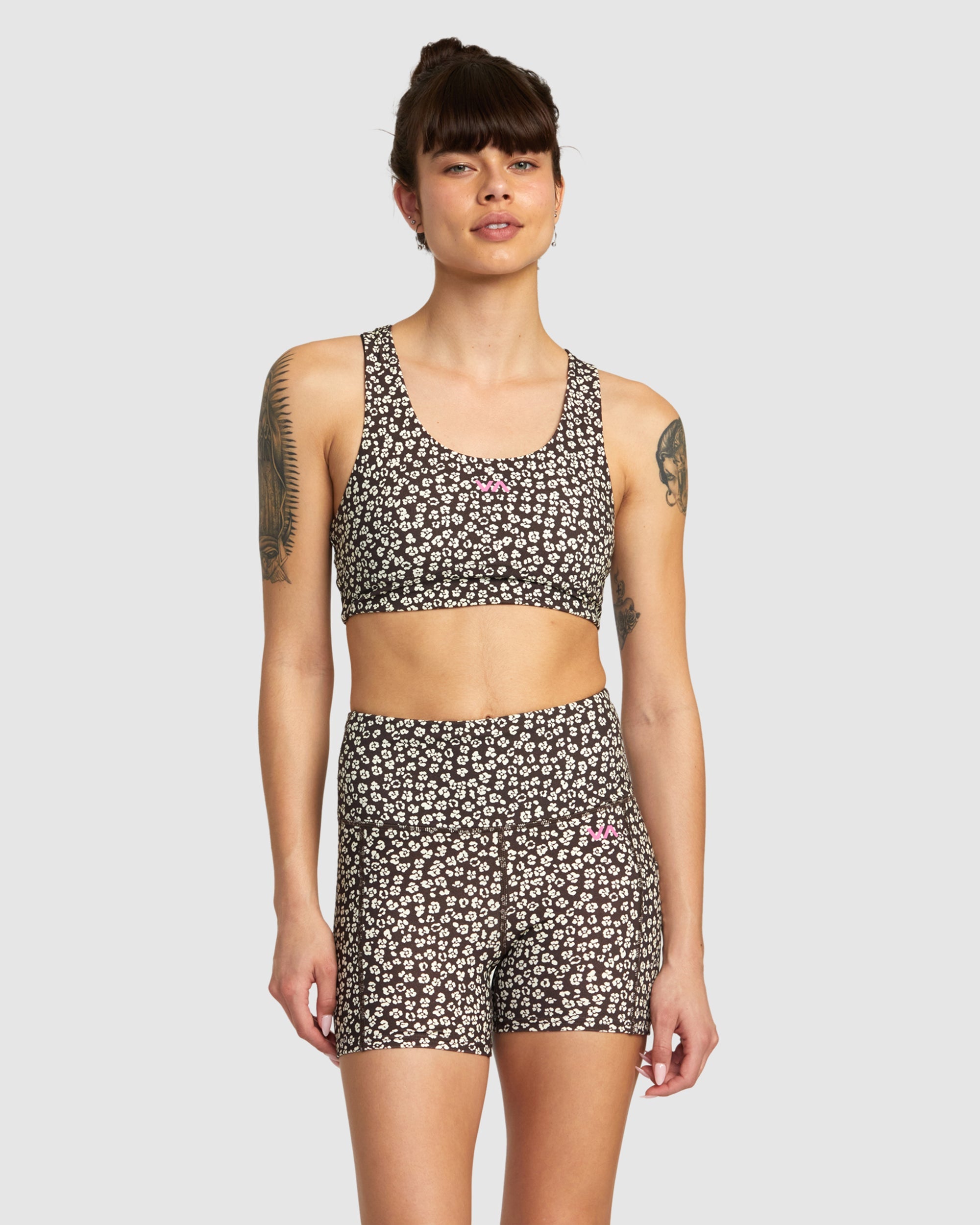 Womens VA Essential Pocket Short II