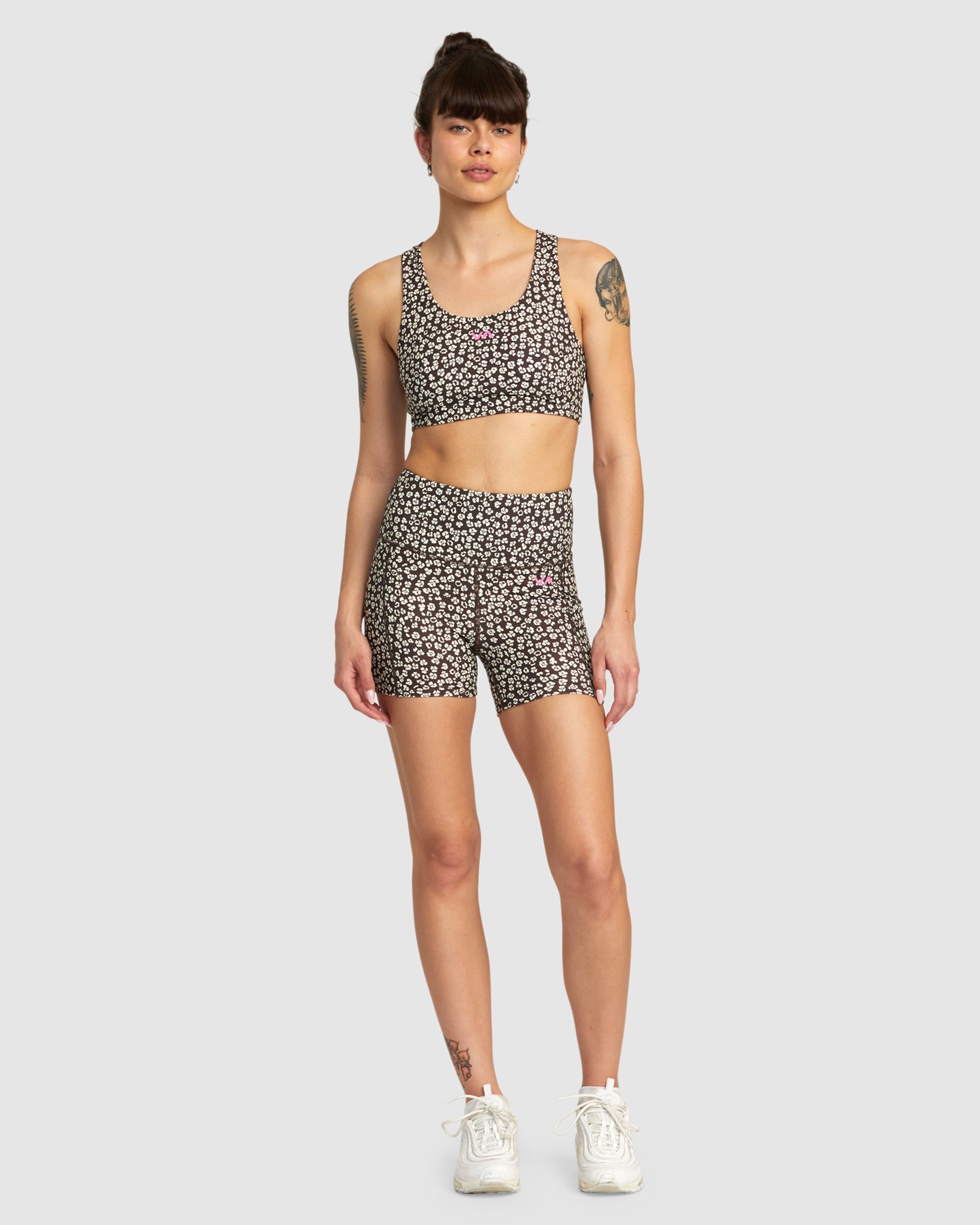 Womens VA Essential Pocket Short II