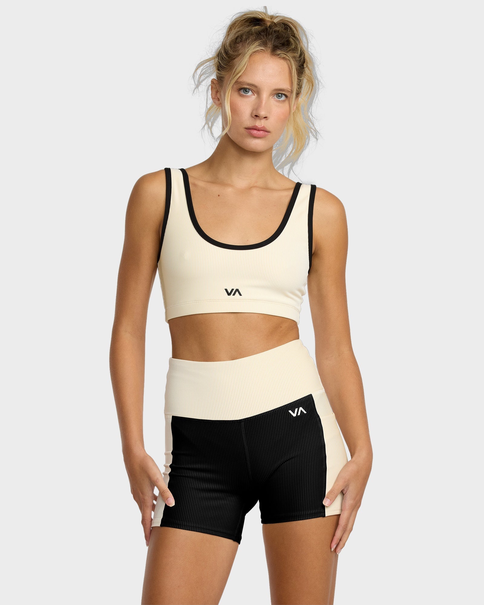 Womens Essential Pocket Sport Shorts