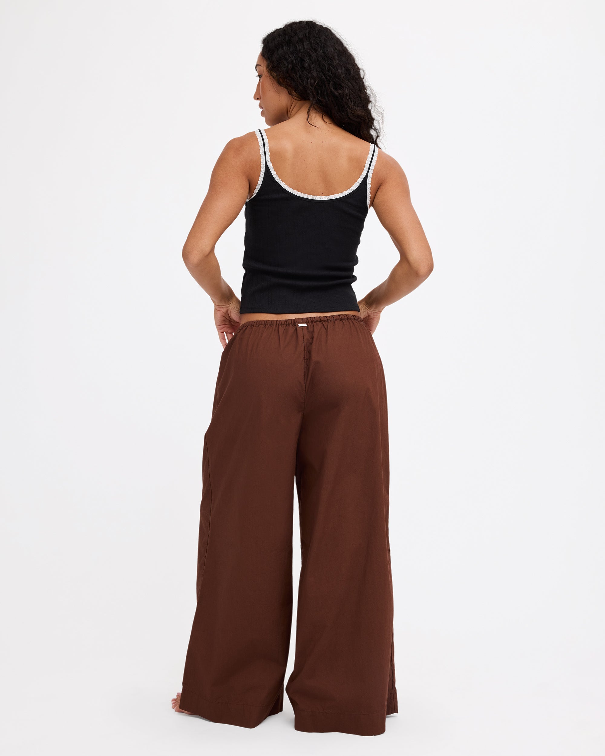 uvjnp00164_rvca_cho_bck1