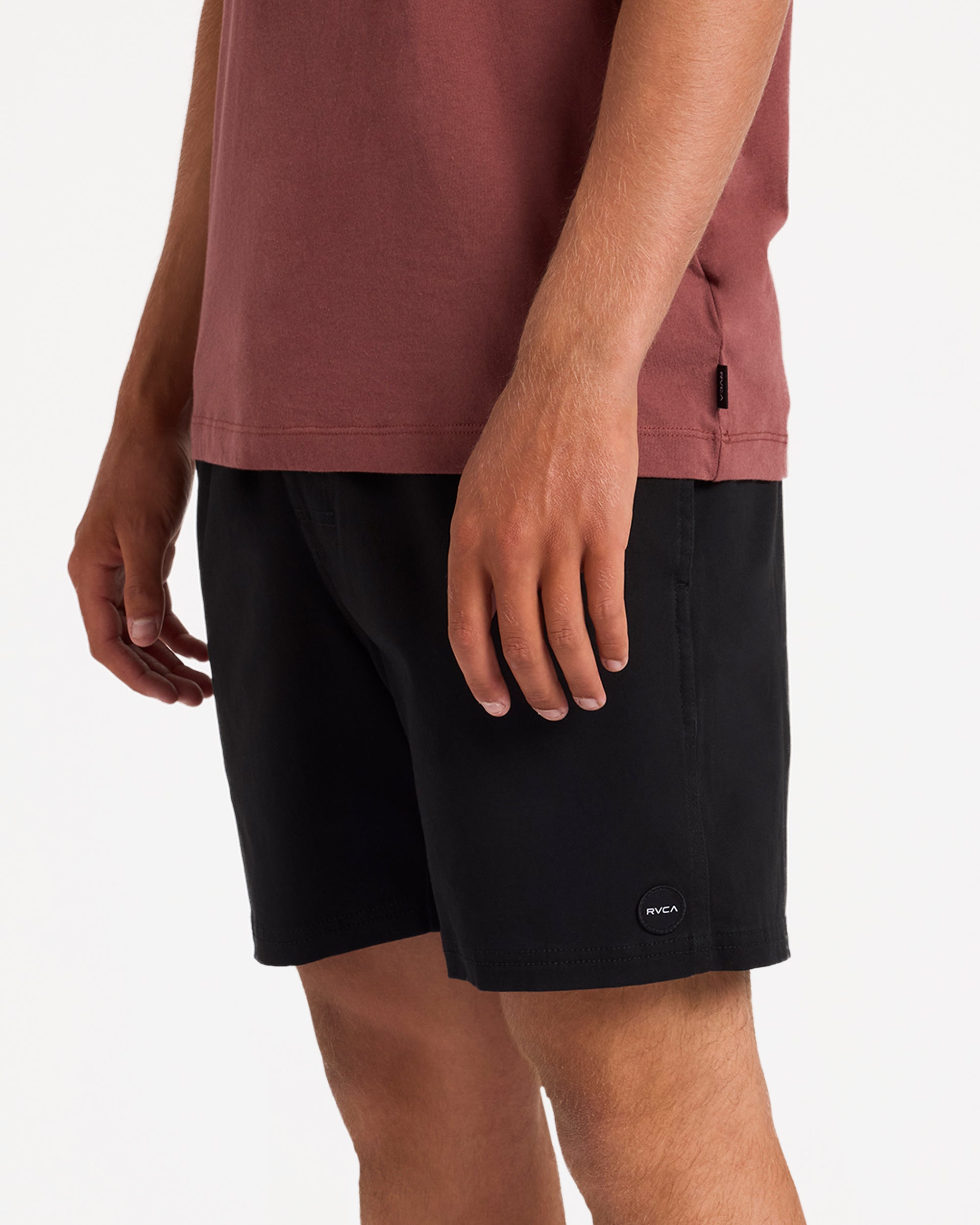 uvyws00150_rvca_blk_sd6