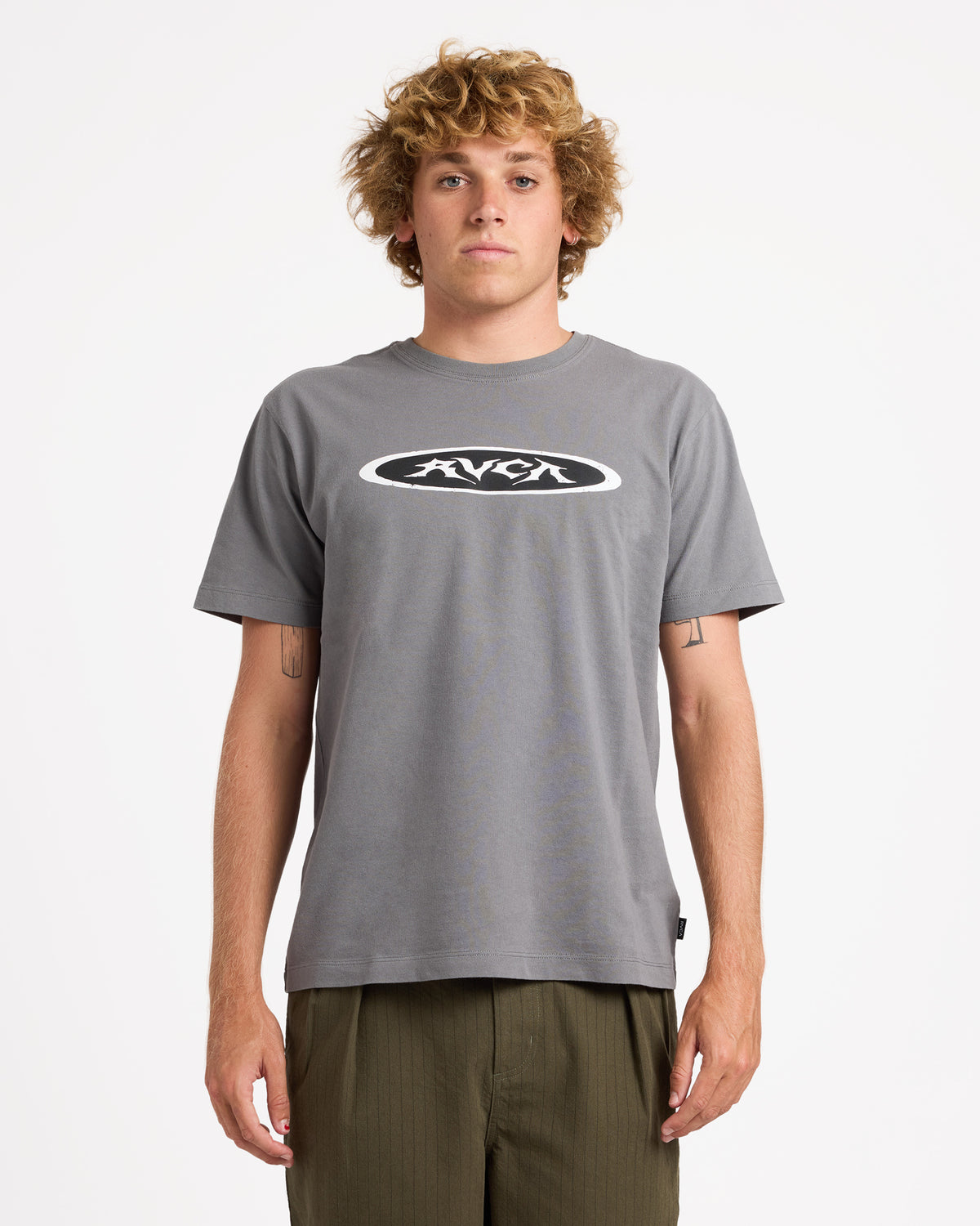 uvyzt01013_rvca_smk_frt1